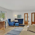 Holiday home Lovely In With Kitchen *