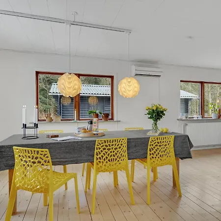 Сasa de vacaciones Lovely In With Kitchen Randbøl