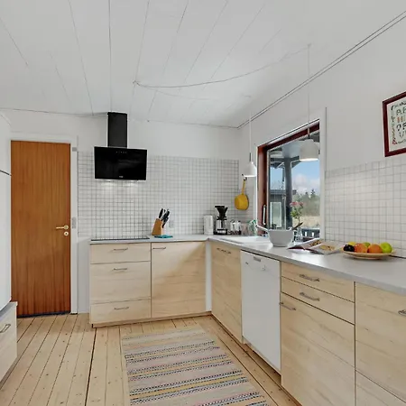 Lovely In With Kitchen Рандбол